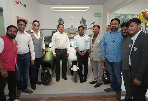 RunR Mobility launches first showroom in Vadodara, Gujarat