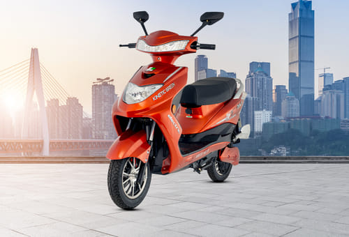 Kinetic Green sales cross 8,000 units in January–August, premium family e-scooter coming